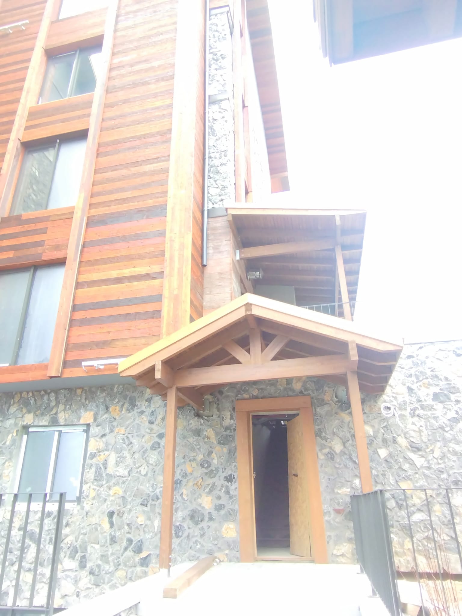 Ahşap Shingle Çatı Detayı